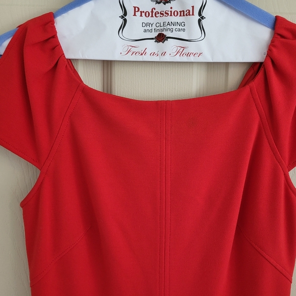 Diane von Furstenberg 'Helen' Red Bodycon Cocktail Dress, Size 6 - Picture 16 of 16